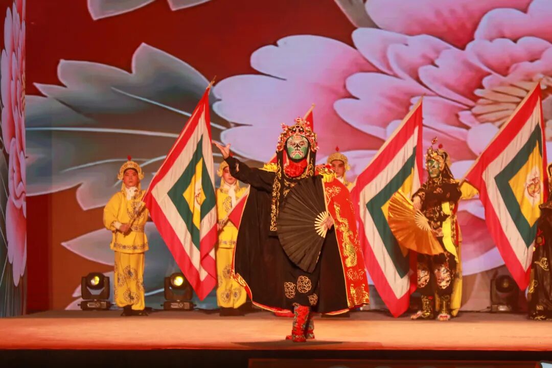 37所高校72国青年，共同点亮这场“北京之夜”——北京演绎青春无国界